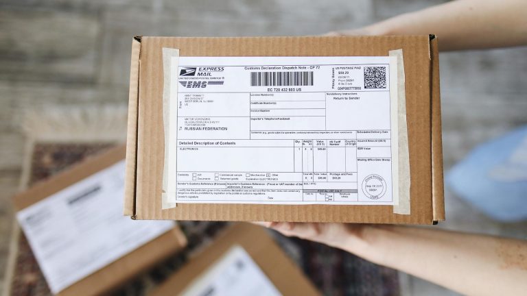 Que faire face à un colis reconditionné en transit ?