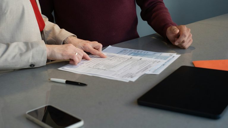 La subrogation : quels sont ses vrais avantages et inconvénients ?
