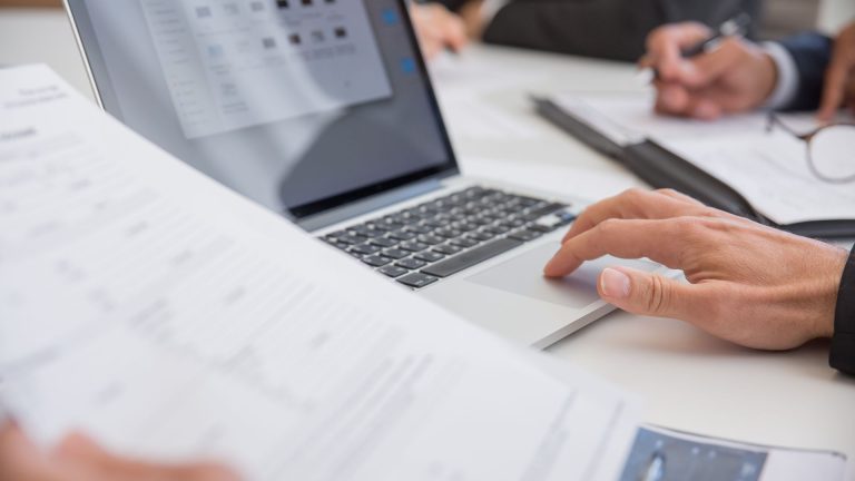 Passer de la micro-entreprise à l’entreprise individuelle : comment ça fonctionne ?