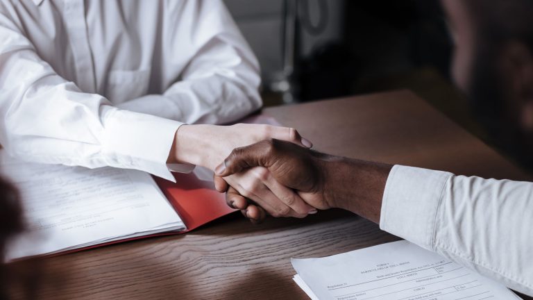 Comment rompre un CDD par accord commun ?